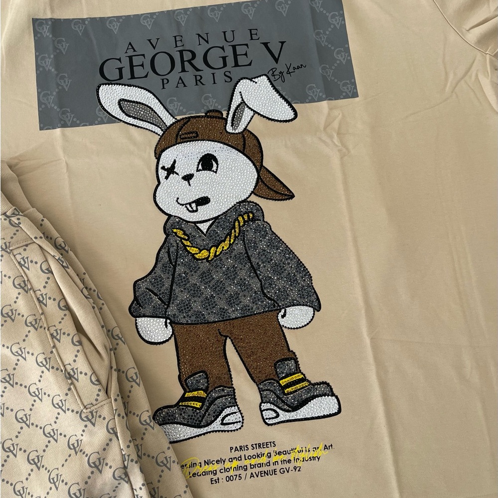Avenue George V Paris Men’s Beige Short Set 2 piece set Rabbit Rhinestone NWT - Picture 7 of 9